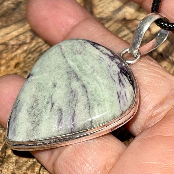 Kammererite Pendant 2” - Picture 4 of 11